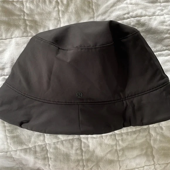 Bucket hat - Picture 3 of 3